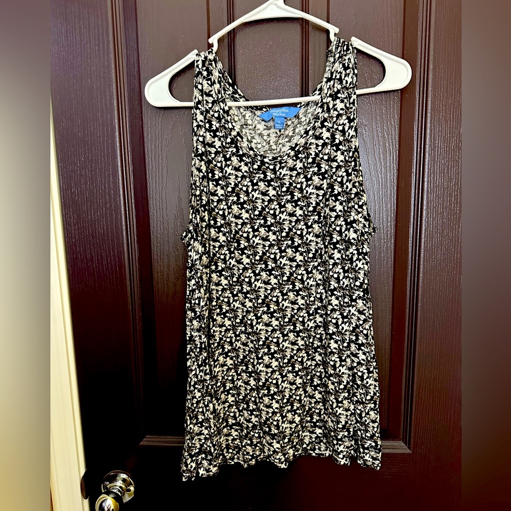 Simply Vera Vera Wang Scoop neck tank top Size XL Black & White print